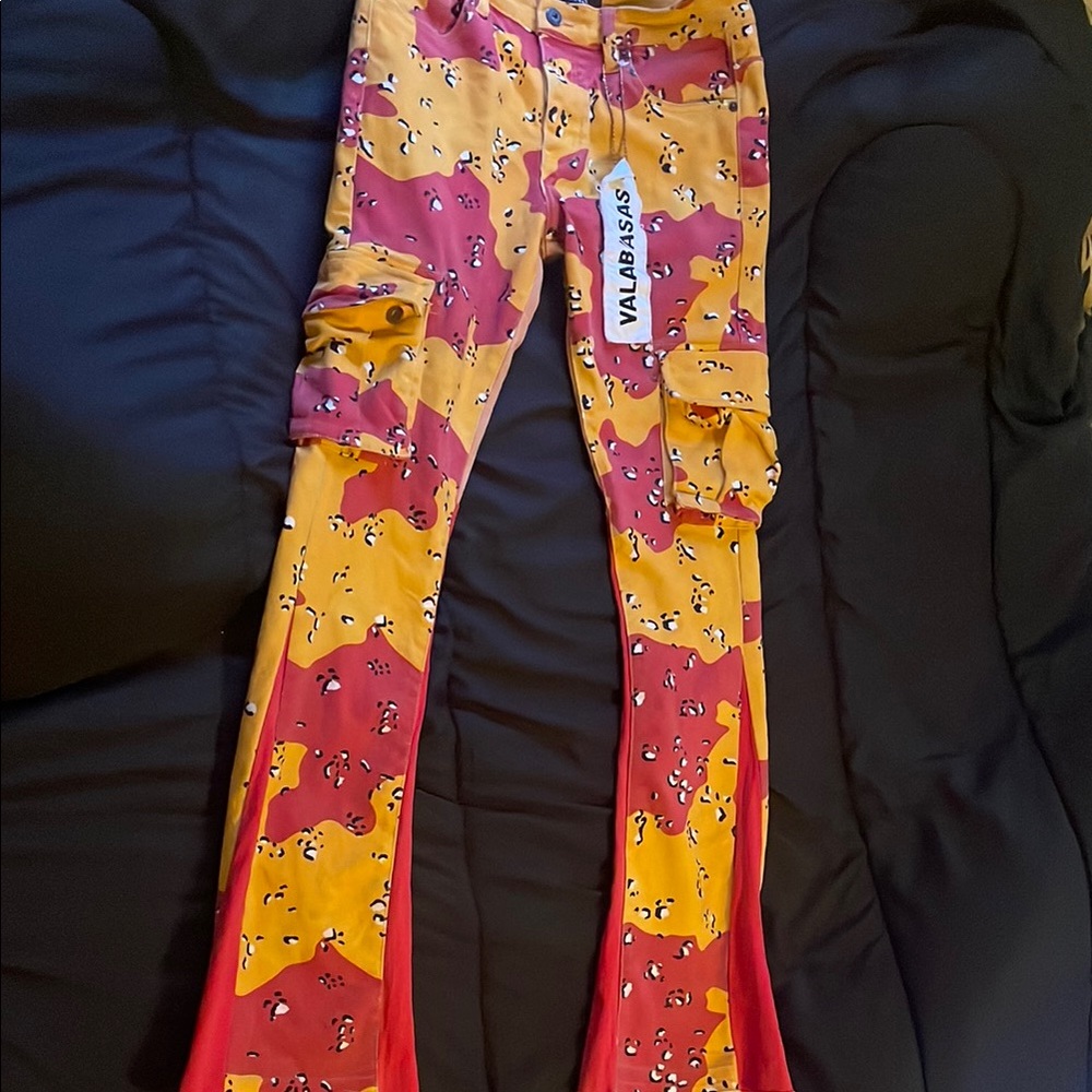 “COMMANDER " BADLAND CAMO STACKED FLARE JEANS